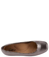 Trotters Sabine Leather Scalloped Slip-On Flats