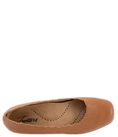 Trotters Sabine Leather Scalloped Slip-On Flats