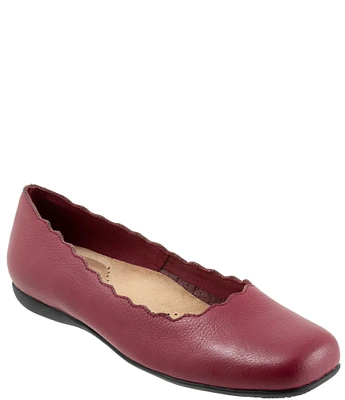 Trotters Sabine Leather Scalloped Slip-On Flats