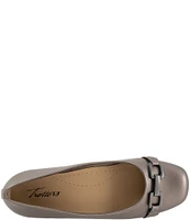 Trotters Sadie Square Toe Bit Buckle Flats