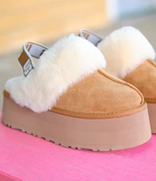 UGG Funkette Suede Platform Clogs