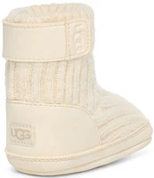 UGG Kids' Skylar and Ugg Beanie Gift Set Crib Shoes (Infant)