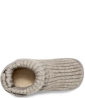 UGG Kids' Skylar and Ugg Beanie Gift Set Crib Shoes (Infant)