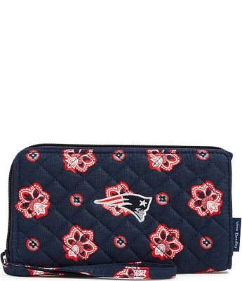 Vera Bradley x NFL New England Patriots Wristlet