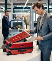 Victorinox Spectra 3.0 Frequent Flyer Carry On 21#double; Hardside Spinner Suitcase