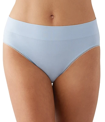 Wacoal Feeling Flexible Hi-Cut Brief Panty