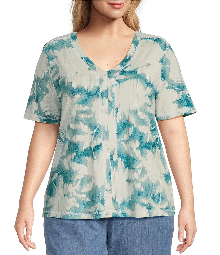 Westbound Plus Size Enchanted Garden Print Short Sleeve V-Neck Top