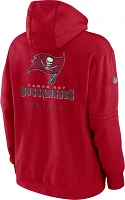 Nike Men's Tampa Bay Buccaneers 2023 Sideline Club Red Pullover Hoodie