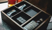 Picnic Time Atlanta Falcons Whiskey Box Set