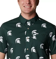 Columbia Men's Michigan State Spartans Green Super Slack Tide Button Down Shirt