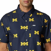 Columbia Men's Michigan Wolverines Blue CLG Super Slack Tide™ Short Sleeve Shirt