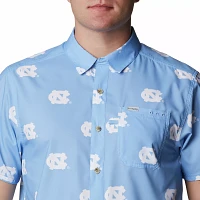 Columbia Men's North Carolina Tar Heels Blue CLG Super Slack Tide™ Short Sleeve Shirt