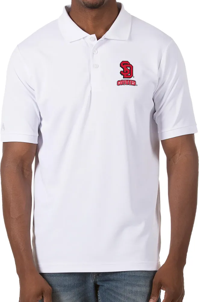 Antigua Men's South Dakota Coyotes Legacy Pique Polo