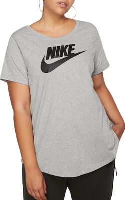 Nike Women's Plus Sportswear Essential T-Shirt