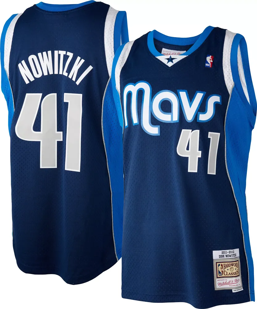 Mitchell & Ness Men's 2011 Dallas Mavericks Dirk Nowitzki #41 Blue Hardwood Classics Swingman Jersey