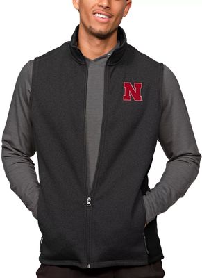 Antigua Men's Nebraska Cornhuskers Black Heather Course Vest