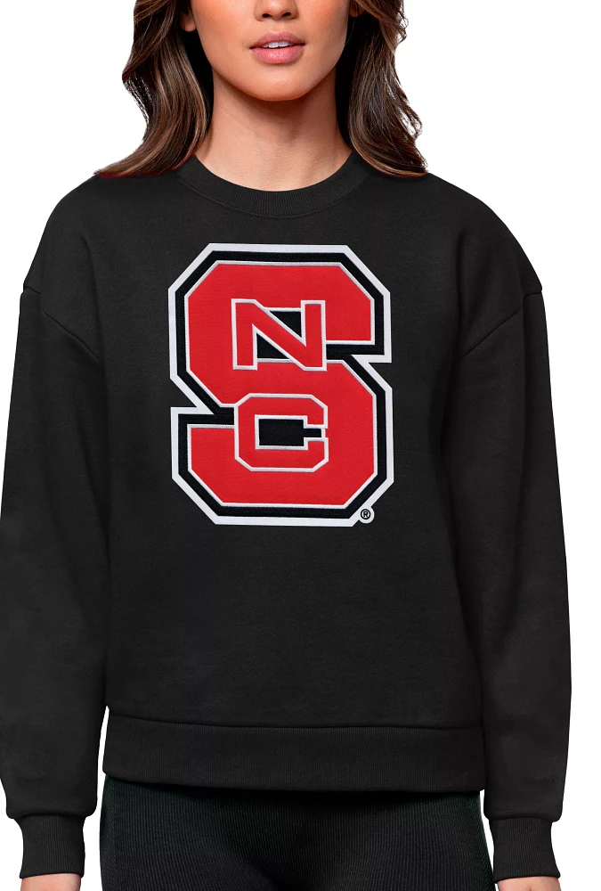 Antigua Women's NC State Wolfpack Black Victory Crew Sweatshirt