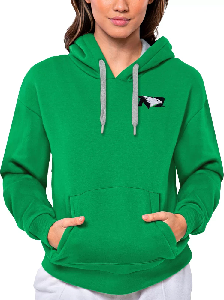 Antigua Women's North Dakota Fighting Hawks Celtic Green Victory Pullover Hoodie