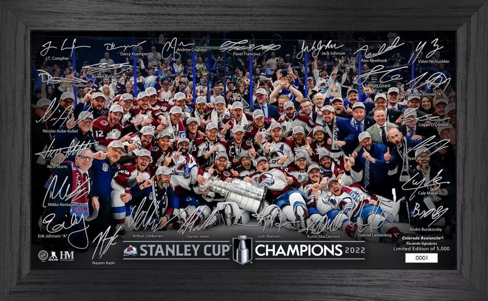 Colorado Avalanche 2022 Stanley Cup Champions Signature Roster T