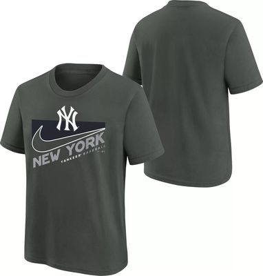 New York Yankees Big Logo Adult T-Shirt - Navy