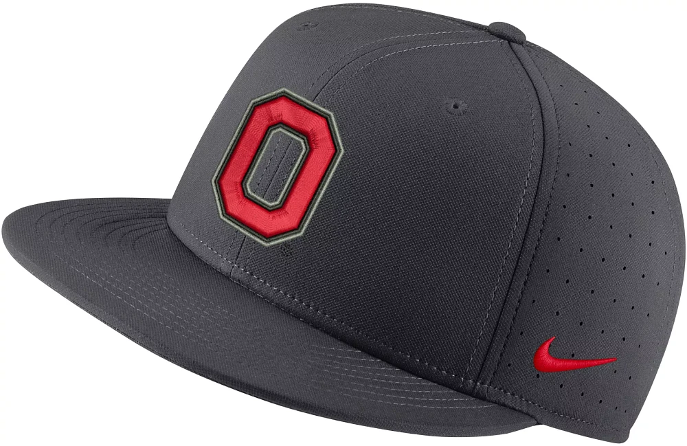 Nike Men's Ohio State Buckeyes Gray Aero True Baseball Fitted Hat