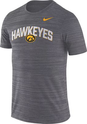 Dick's Sporting Goods Nike Men's Washington Commanders Sideline Player Grey  Long Sleeve T-Shirt