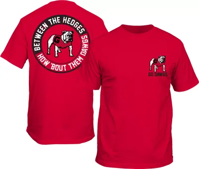 New World Graphics Men's Georgia Bulldogs Red Football Between the Hedges T-Shirt