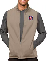 Antigua Men's Chicago Cubs Oatmeal Course Vest