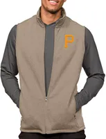 Antigua Men's Pittsburgh Pirates Oatmeal Course Vest