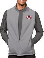 Antigua Men's Cincinnati Reds Gray Course Vest