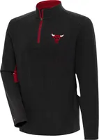 Antigua Men's Chicago Bulls Phenom 1/4 Zip Black Sweater