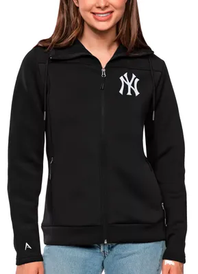 Antigua Women's New York Yankees Protect Jacket