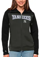 Antigua Women's New York Yankees Protect Jacket