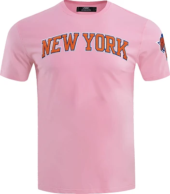 Pro Standard Men's New York Knicks Pink Logo Team T-Shirt