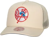 Mitchell & Ness New York Yankees White Coop Evergreen Trucker Hat