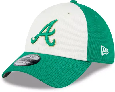 New Era Adult St. Patrick's Day '24 Atlanta Braves Green 39Thirty Stretch Fit Hat