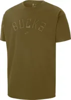 Nike Men's Milwaukee Bucks Green Essential Courtside T-Shirt