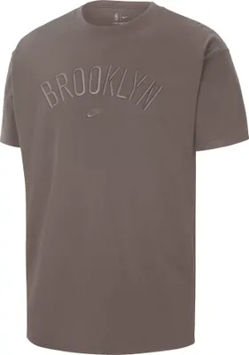 Nike Men's Brooklyn Nets Green Essential Courtside T-Shirt