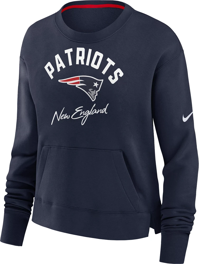 Nike Women's New England Patriots Arch Team High Hip Navy Cropped Crew