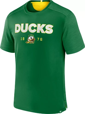 NCAA Men's Oregon Ducks Green Defender Rush T-Shirt