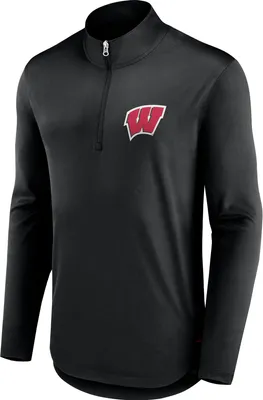 NCAA Men's Wisconsin Badgers Black Logo Quarter-Zip