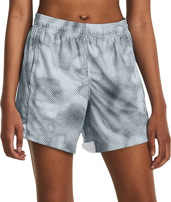 Under Armour Women's Baselines 6” Lino Shorts