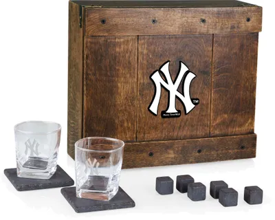 Picnic Time New York Yankees Whiskey Box Gift Set