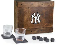 Picnic Time New York Yankees Whiskey Box Gift Set