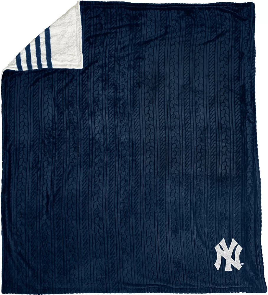 Pegasus Sports New York Yankees Sherpa Back Blanket