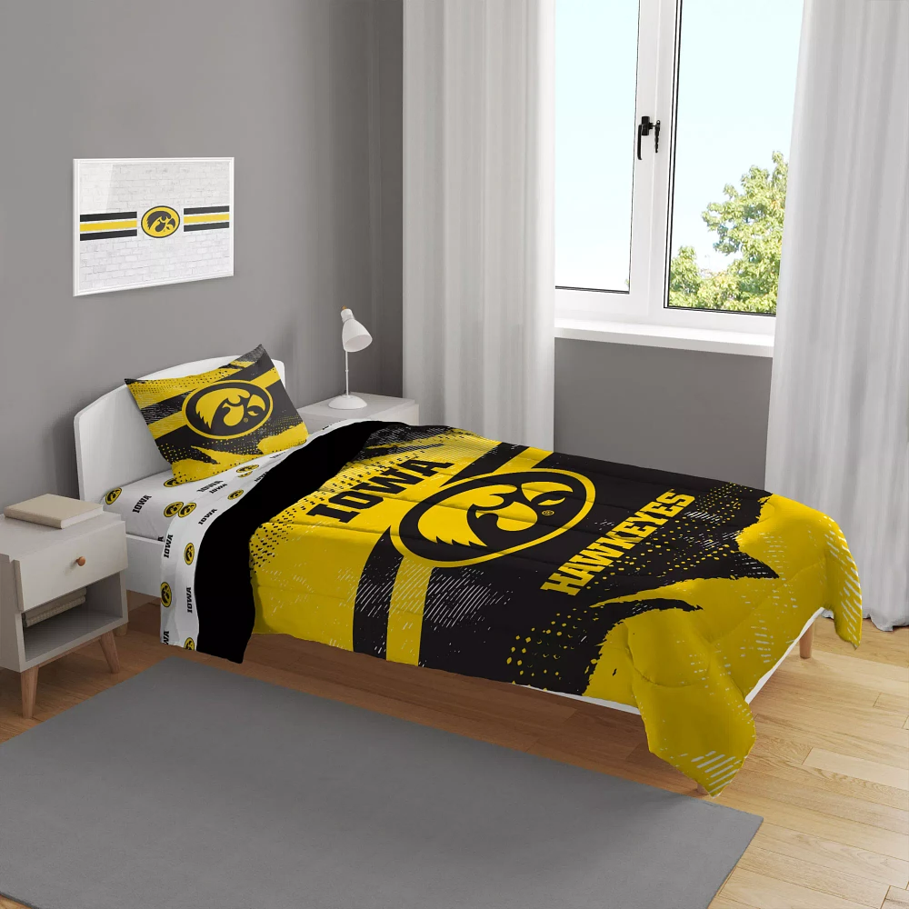 Pegasus Sports Iowa Hawkeyes 4-Piece Twin Bedding Set