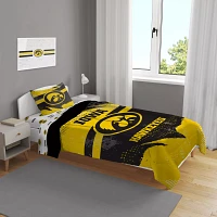 Pegasus Sports Iowa Hawkeyes 4-Piece Twin Bedding Set