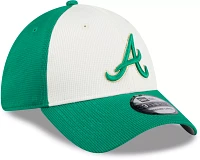 New Era Adult St. Patrick's Day '24 Atlanta Braves Green 39Thirty Stretch Fit Hat