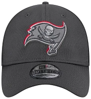 New Era Men's Tampa Bay Buccaneers 2024 NFL Draft Graphite 39Thirty Stretch Fit Hat