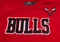 Pro Standard Women's Chicago Bulls Slim Fit T-Shirt